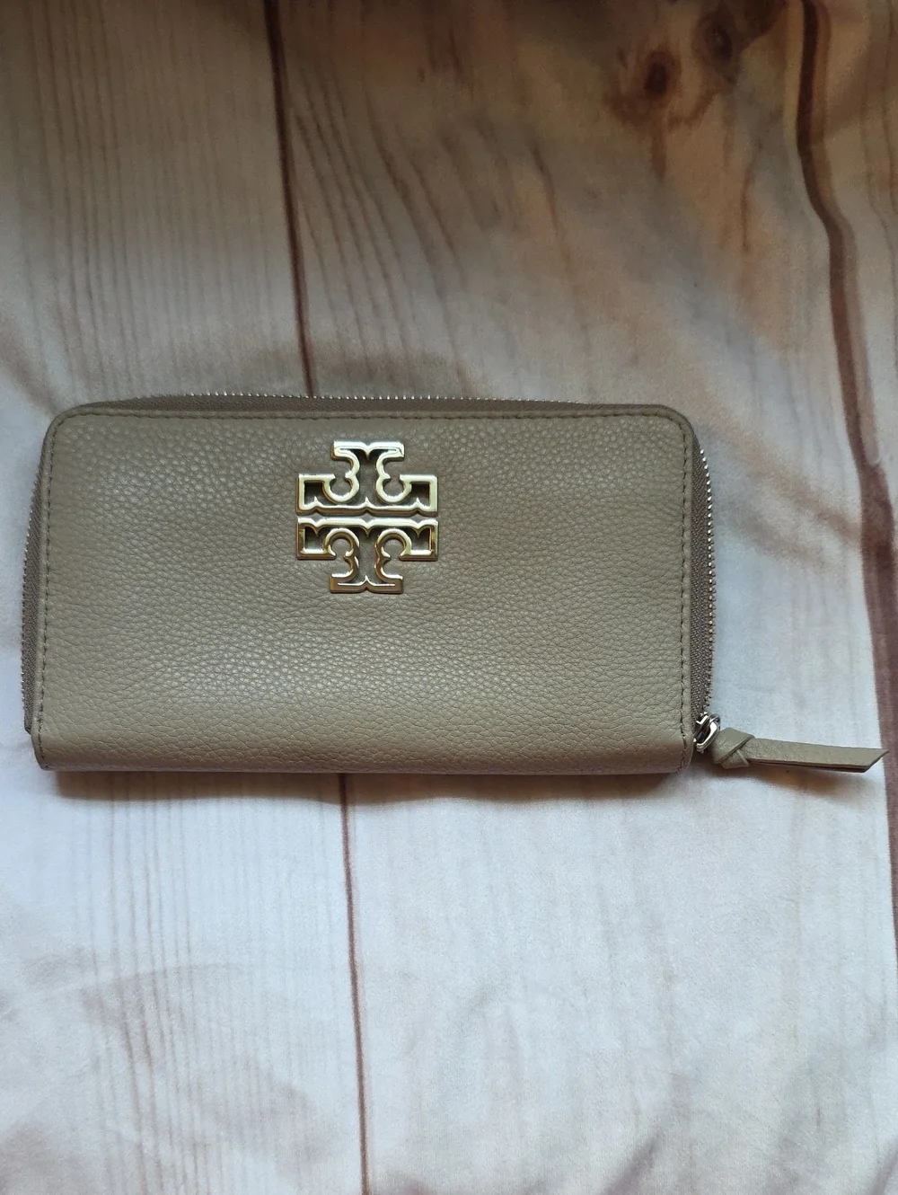 Tory Burch Britten Zip Continental Wallet in a Taupe French Grey Pebbled Leather
